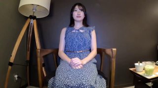 纹身哥操学生妹小女友！苗条身材超紧致粉穴！扶着腰后入爆操，吸吮舔屌活不错，扛起腿进进出出